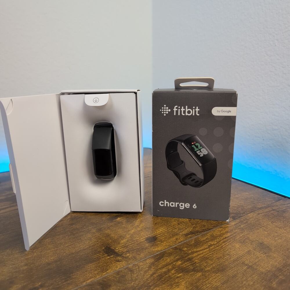 Open Box Google Fitbit Charge 6 Fitness Tracker - Picture 4 of 5